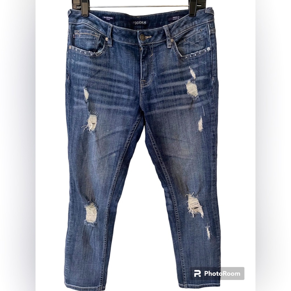 Vigoss straight leg, distressed jeans. Size 29. Great condition!